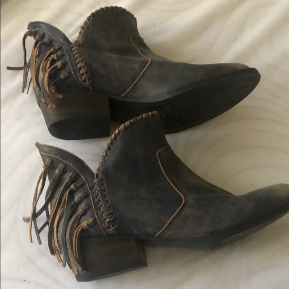 Circle G Ankle Boots - Picture 3 of 3